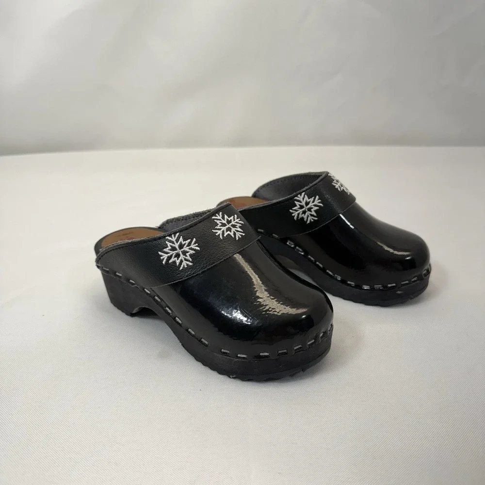 Hanna Andersson Toddler Clogs Black Patent Leather Snowflake EU 26 US 9.5-10‎